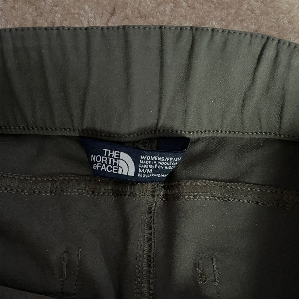 The North Face Dark Green Women's Active Leggings - Picture 2 of 4